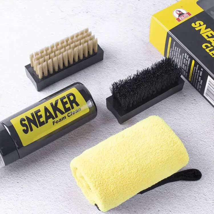 منظف أحذية رياضية رغوي خالي من - مراجعة White Sneaker Care Kit وسعره